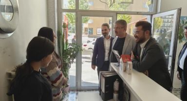 AK Partili Çopuroğlu esnafla buluştu