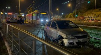 Alkollü Sürücü Tramvay Yoluna Girdi, Ehliyetine El Konuldu