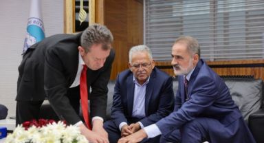 Başkan Büyükkılıç, TCDD Genel Müdürü Kurt’u makamında konuk etti