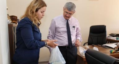 Bünyan Belediye Başkanı Selahattin Metin'den öğrencilere kırtasiye desteği