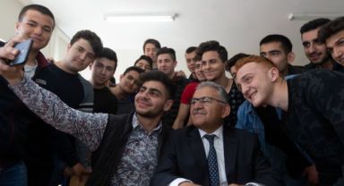 Büyükkılıç’tan, 10 bin öğrenciye 42 milyon TL’lik kırtasiye ve beslenme desteği