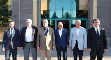 Büyükkılıç’tan DSİ kavşağındaki trafik sorununu çözecek projeye dair istişare toplantısı