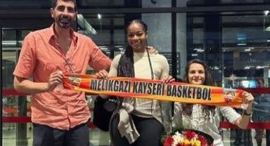 Charli Collier, Kayseri'ye geldi