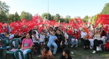 Dev ekranda milli maç heyecanı Kocasinan’da yaşandı