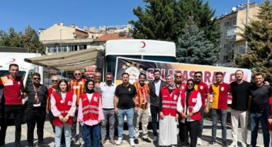Develide'ki galatasaray taraftarları Kızılay'a kan bagışında yarıştı.