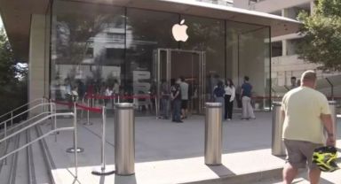 Dünyada iPhone 17 çılgınlığı: Binlerce kişi mağazalara koştu, sırada yumruklar konuştu