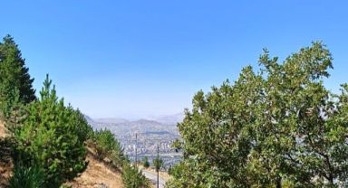 ERÜ öğrencileri hem zirve tırmanışı hem çevre temizliği yaptı