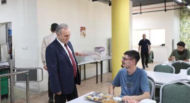 ERÜ Rektörü Altun, tıp fakültesi öğrencileri ile bir araya geldi