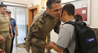 İl Emniyet Müdürü Aydın'dan vefa örneği: Şehit çocuklarını okullarına bıraktı