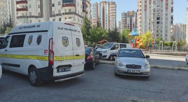 Kayseri’de Bina Görevlisi Tartışma Sonucu Bıçaklanarak Hayatını Kaybetti