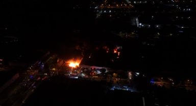 Kayseri'de fabrika yangını 4 saattir sürüyor