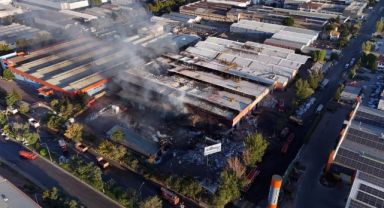 Kayseri'deki fabrika yangınına 94 araç 12 iş makinesi müdahale etti