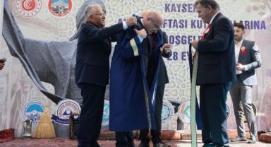 KAYÜ Rektörü Karamustafa’ya '2025 Yılı Ahilik Özel Ödülü' verildi
