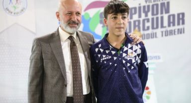 Kocasinan’ın gururu Kenan Eren Kahraman, uluslararası arenada fırtına gibi esti