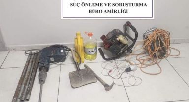 Polis ekiplerinden kaçak kazıya suçüstü: 4 gözaltı
