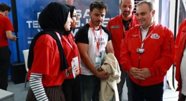 Rektör Altun, TEKNOFEST'te teknoloji tutkunları ile buluştu