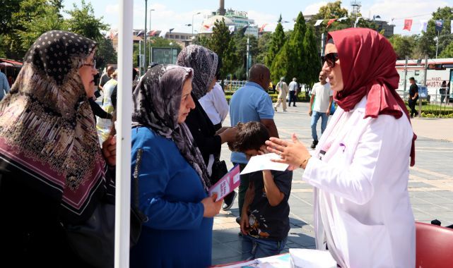 ‘Sağlıklı Yaşam Standı’ Cumhuriyet Meydanı’nda vatandaşlarla buluştu
