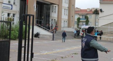 Yangın ziline basınca okulda izdiham çıktı: 15 öğrenci yaralı