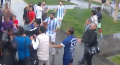 Amatör Küme Maçı Sonrası Korkunç Saldırı: Teknik Heyetin Darbedildiği Anların Görüntüleri Ortaya Çıktı