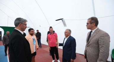 Başkan Büyükkılıç’tan yeni balon tenis kortlarına inceleme