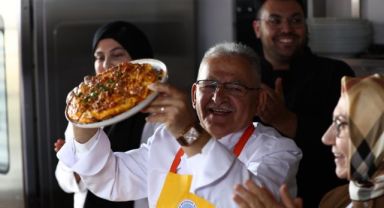 Başkan Büyükkılıç ve Eşi, Ünlü Şeflerle Birlikte Kayseri Yağlaması Yaptı