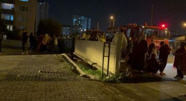 Binanın koridorunda yangın çıktı: Apartman sakinleri sokağa döküldü
