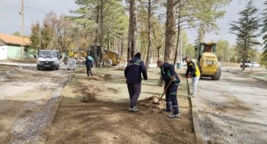 Büyükşehirin Sarımsaklı Barajı Mesire Alanı’nda yenileme çalışmaları tüm hızıyla sürüyor