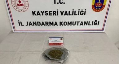 Durdurulan şahsın üzerinden uyuşturucu çıktı