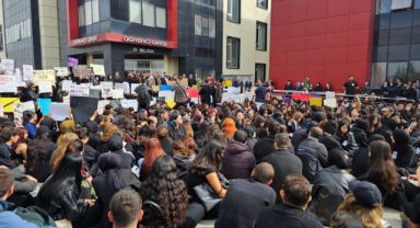 Erciyes Üniversitesi'nde Vahşi Kadın Cinayeti: Öğrencilerden Kampüste Protesto ve Anma