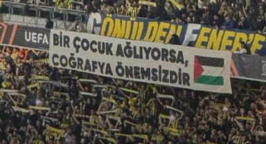 Fenerbahçe Taraftarından UEFA Avrupa Ligi Maçında Filistin'e Destek Pankartları