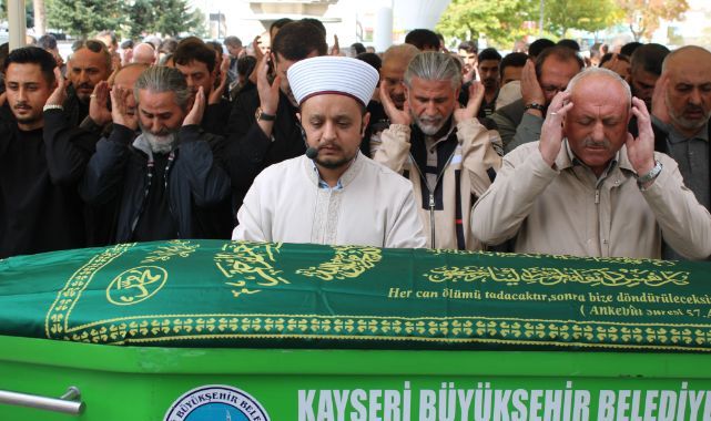 Gazeteci Azim Deniz'in Babası Yavuz Deniz Son Yolculuğuna Uğurlandı
