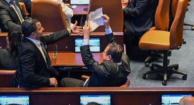 Gazze Ateşkesi ve Trump’ın İsrail Meclisi Ziyareti Protestolarla Gölgelendi