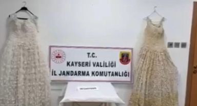 Gelinliğin üzerine boncuk şeklinde işlenmiş 25 kilo uyuşturucu ele geçirildi