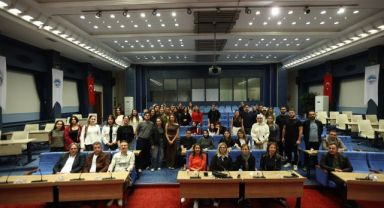 Kayseri Büyükşehir, TOBB Üniversitesi öğrencilerine tarihi ve afet risk azaltma projelerini anlattı