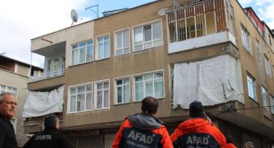 Kayseri'de 3 katlı bina yıkılma tehlikesi nedeniyle boşaltıldı