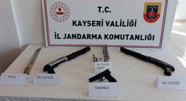 Kayseri’de Jandarmadan Uyuşturucu ve Silah Operasyonu!