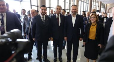 Okandan, Gaziantep'te düzenlenen Yerel Yönetimler Başkanlığı Bölge Toplantısı'na katıldı