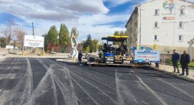 Pınarbaşı İlçe Merkezinde 48 Saatte 2 Bin 176 Ton Sıcak Asfalt Serimi