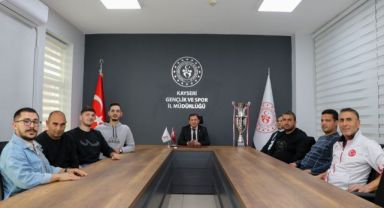 Sesi gören şampiyonlardan Kabakcı’ya ziyaret