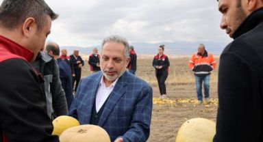 Türkiye Birincisi olan Talaslı çiftçilere Başkan Yalçın'dan tebrik