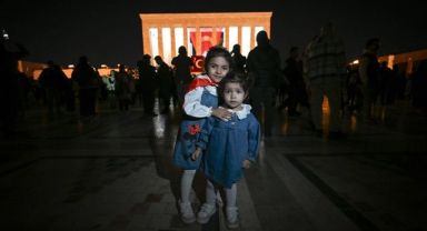 10 Kasım'da Rekor Ziyaret: Anıtkabir'i Bir Günde 1 Milyon 219 Binden Fazla Kişi Ziyaret Etti