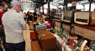 Antikacılar kendi yerinde kendi gününde