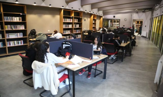 Ara tatilde Melikgazi'nin Akıl Küpü Kütüphaneleri dolup taşıyor