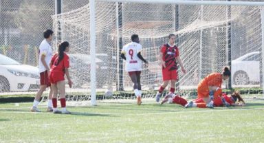 Auran Kayseri Kadın FK farklı kazandı