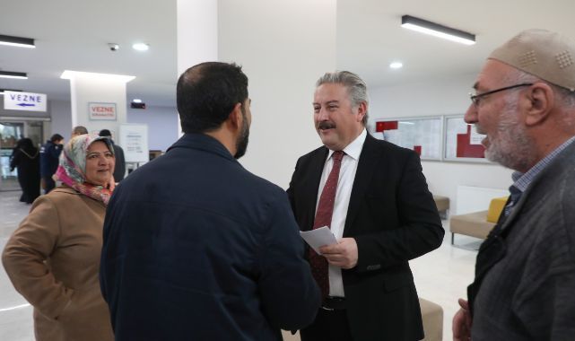 Başkan Palancıoğlu veznede emlak vergisini ödedi