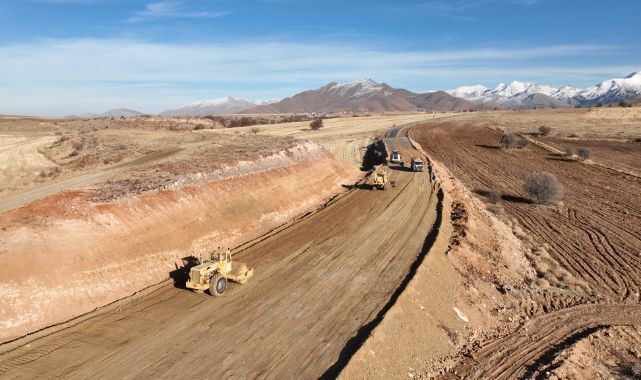 Büyükşehir’den Tomarza’nın kırsal bağlantı yoluna önemli çalışma