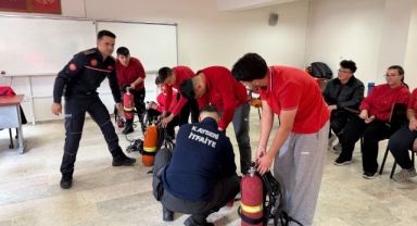 Büyükşehir itfaiyesinden stajyer lise öğrencilerine eğitim desteği