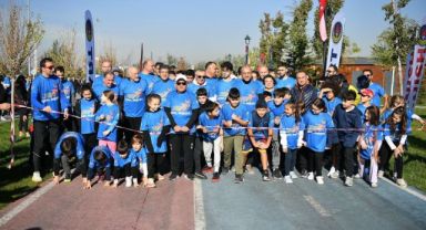 Depremde hayatını kaybeden ailelerin çocuklarına destek koşsu