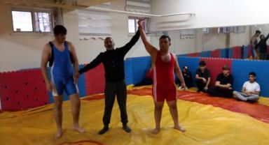 Develi'de Güreş Coşkusu: Muammer Kocatürk MTAL, Kayseri Liseler Arası Güreşte İl Şampiyonu oldu