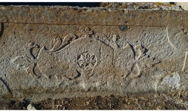 Develi-Zile'deki tarihi mezar taşları ilgi odağı: Beylikler dönemi ve meslek armaları gün yüzüne çıktı